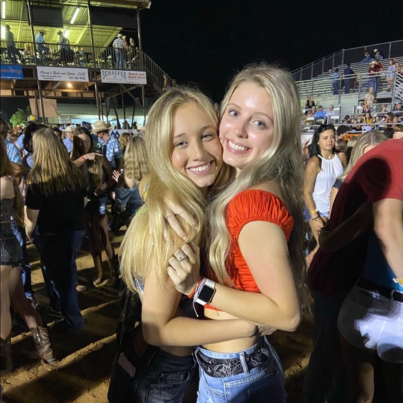 Meet your Posher, Tatum - Picture 1 of 1